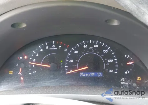 2010 Toyota Camry Le z USA, uszkodzony, nr VIN 4T1BF3EK4AU526821